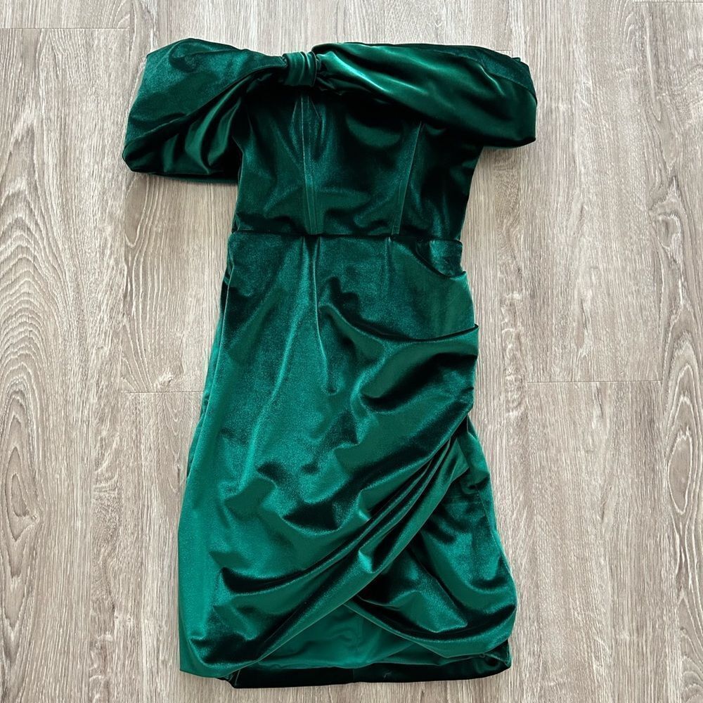 Club L London Green Ruched Off-Shoulder Cocktail Gown